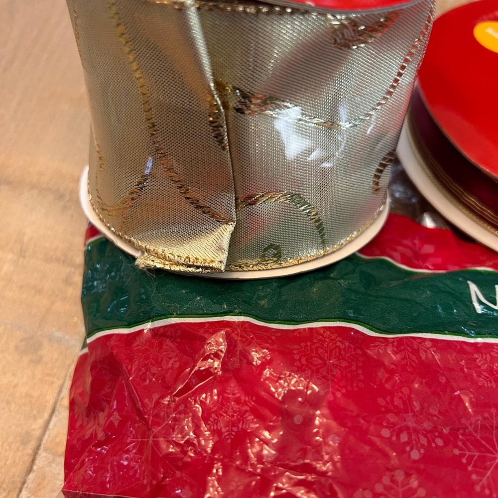Assorted Gift Bows & Ribbon Christmas - Picture 2 of 3